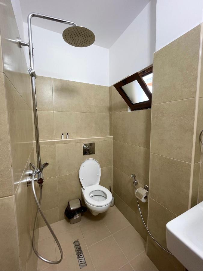 Tekada Hotel & Restaurant Vlore Exterior photo