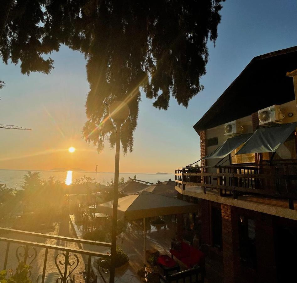 Tekada Hotel & Restaurant Vlore Exterior photo