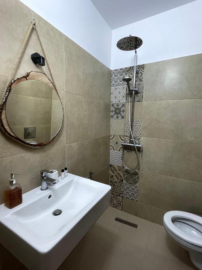 Tekada Hotel & Restaurant Vlore Exterior photo
